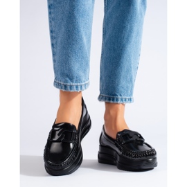 Mocasines de mujer de charol negro con hebilla Shelovet 1