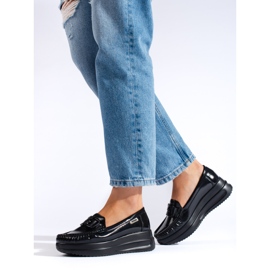 Mocasines de mujer de charol negro con hebilla Shelovet 2