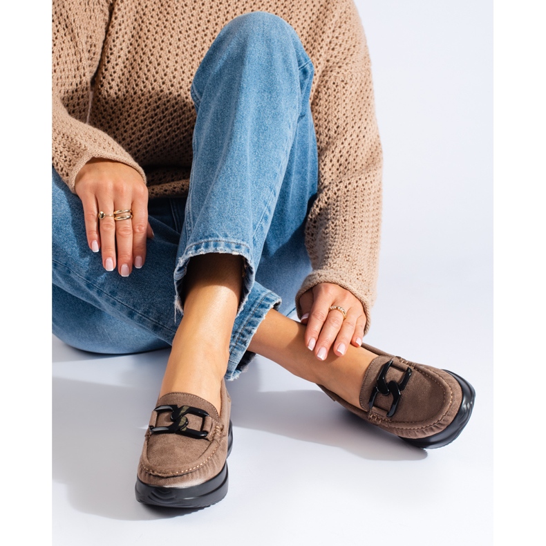 Mocasines de mujer en ante beige con hebilla Shelovet 1