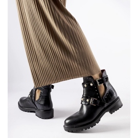 Botines negros con cutie y perlas Asker 2 Botines negros con cutie y perlas Asker 2