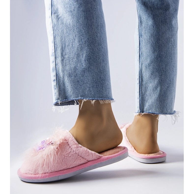 Pantuflas calentitas rosas con flores de Moly 2