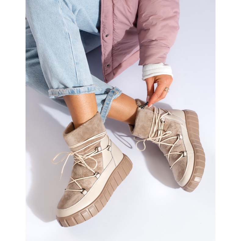 Botas de nieve de mujer de piel beige de Vinceza 1