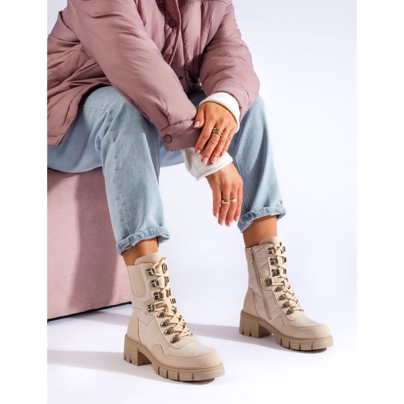 Botas de trabajo atadas y con aislamiento color crema para mujer de Vinceza beige 1 Botas de trabajo atadas y con aislamiento color crema para mujer de Vinceza beige 1