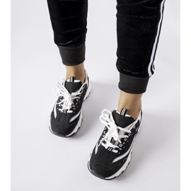 Zapatillas deportivas Kouri en blanco y negro. 2