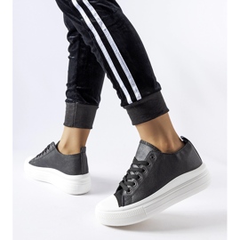 Zapatillas Peculiar con plataforma en negro 1