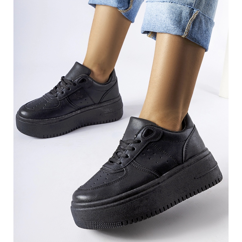 Zapatillas negras con plataforma Kassab. negro 1