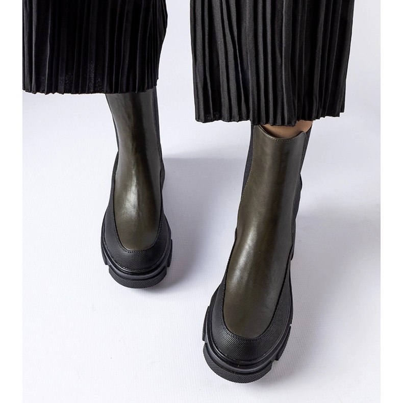 Botines sin cordones verdes y negros de Faisal 1