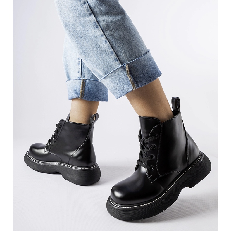 Inna Botas de trabajadores negras sobre una gruesa plataforma Sacco. negro 1