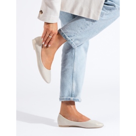 Bailarinas de mujer beige fabricadas en ecopiel Shelovet 1