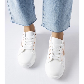 Zapatillas blancas con detalle Rizzo en oro rosa. blanco 2