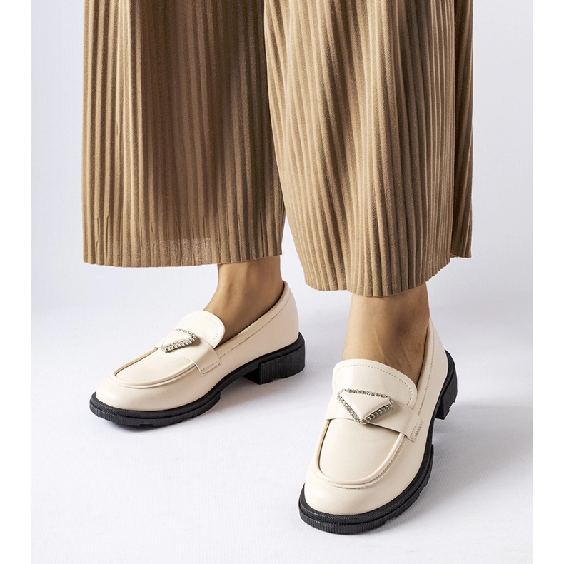 Mocasines beige decorados con pedrería Marsilius 1