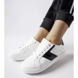 Zapatillas blancas con inserciones Rizzo negras. blanco 2