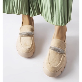Mocasines beige con suela maciza de Macario. 2