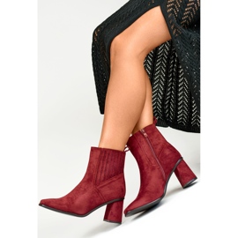 Botas granate de mujer en el post. rojo 2