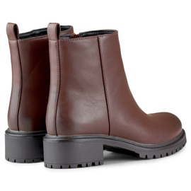 Botines clásicos de mujer marrones fabricados en ecopiel. marrón 3