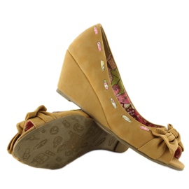 Salones cuñas 77-79 camel marrón 2 Salones cuñas 77-79 camel marrón 2