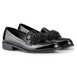 Zapatos de mujer elegantes charol negro con decoración. 1