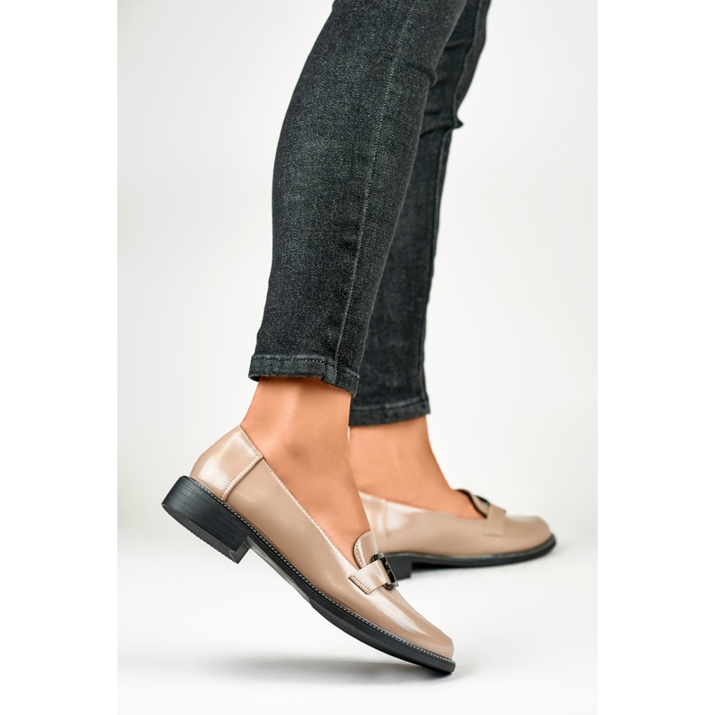 Zapatos mujer charol beige negro 1