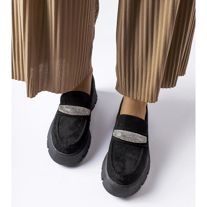 Mocasines negros con suela maciza de Macario. 2