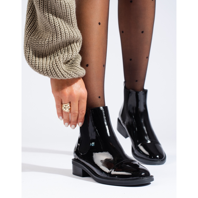 TRENDI Elegantes botines Chelsea lacados negro 1