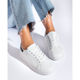 Deportivas clásicas blancas de mujer de Shelovet. blanco 2 Deportivas clásicas blancas de mujer de Shelovet. blanco 2