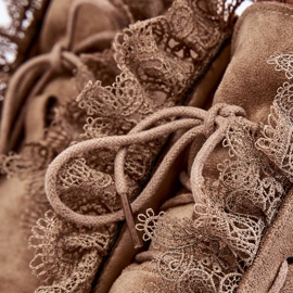 Botas planas de ante para mujer beige Klemovia 10