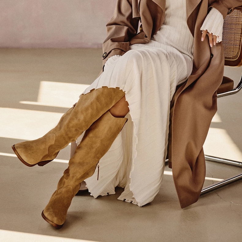 Marco Shoes Botas vaqueras Iolanda con costuras decorativas beige 1