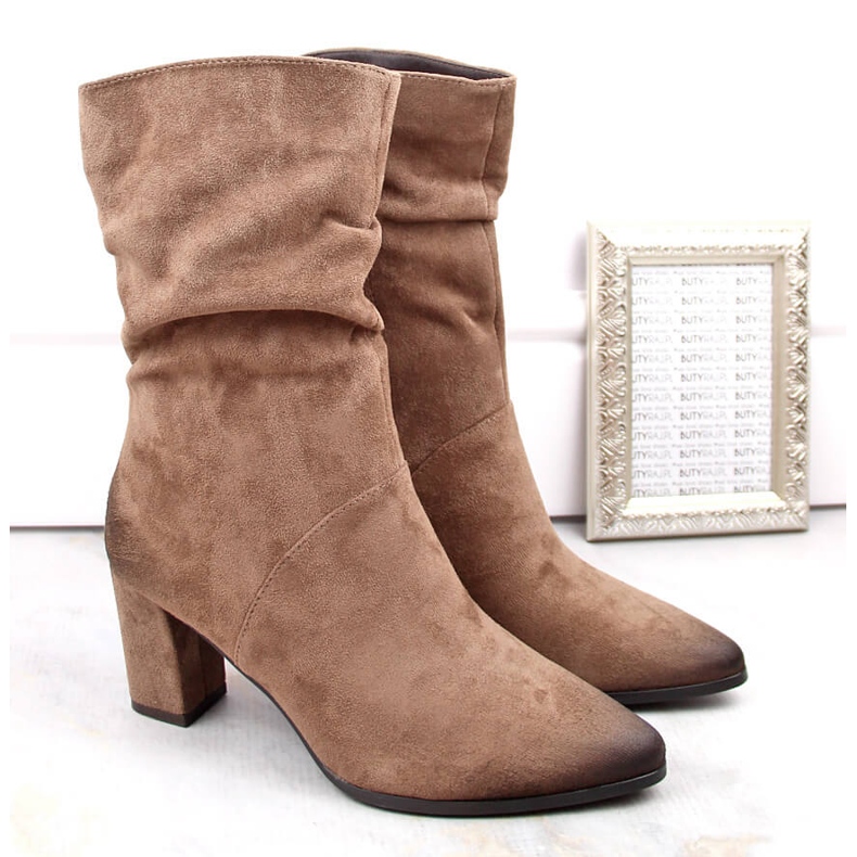 Botas de mujer cortas, arrugadas y aislantes, marrón, Vinceza 58146 1