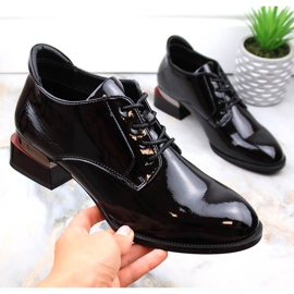 Zapatos de mujer con cordones y tacón alto en charol negro Vinceza 1