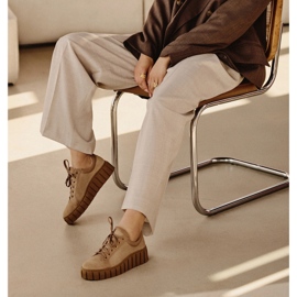 Marco Shoes Zapatillas de aumento con un fondo más grueso. beige 1