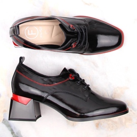 Zapatos de mujer de charol negro sobre bloque de Filippo 6