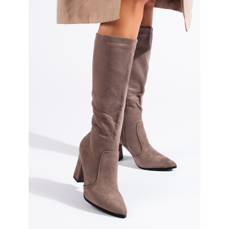 Bota Shelovet de mujer en punta en ante ecológico beige 1