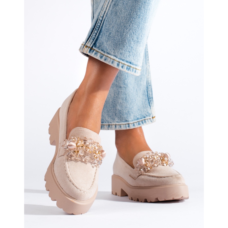 Mocasines de mujer en ante beige de Shelovet 1