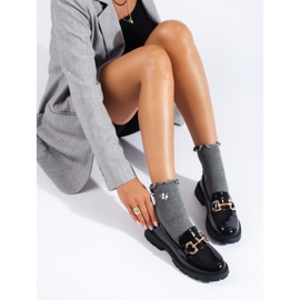 Mocasines charol negro con hebilla Shelovet dorada 1