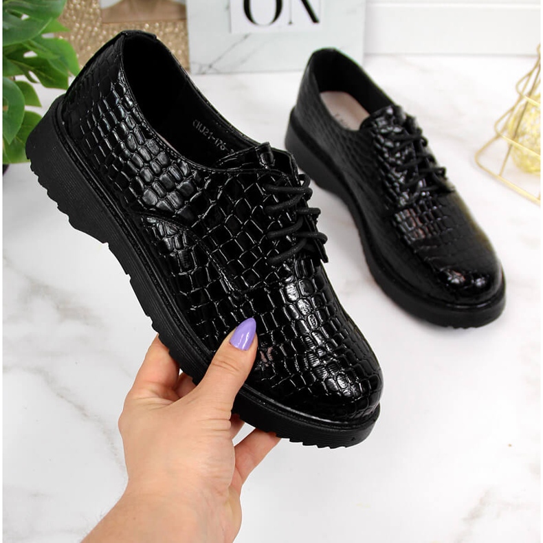 Zapatos oxford de mujer lacados, negro, T.Sokolski J23-324 2