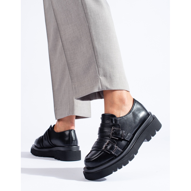 Zapatos negros con suela gruesa Shelovet. 2