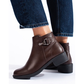 Botas clásicas de mujer Shelovet en color marrón. 1