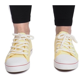 Zapatillas Lavso beige calado 1