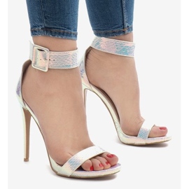 Sandalias plateadas iridiscentes tacones altos L1543 plata 2