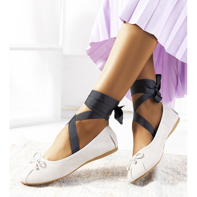 Bailarinas grises con cordones y lazos B-62 1
