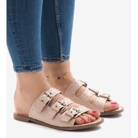 Pantuflas rosas con tachuelas y hebilla F-3659 1