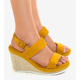 Sandalias cuña amarillas U-6291 amarillo 2