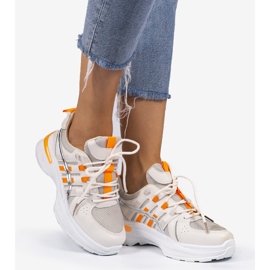 Deportivo beige y naranja C9288 1