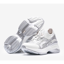 Zapatillas blancas y plateadas sobre suela gruesa Lea blanco 3