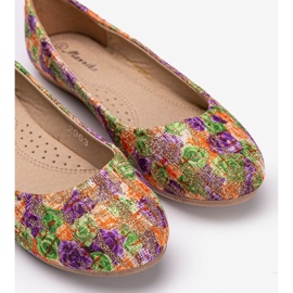 Bailarinas beige brillante con flores Luz violeta 3