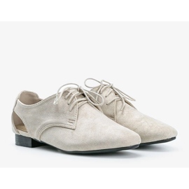 Zapatos beige brillantes con recortes de Dorothy 3