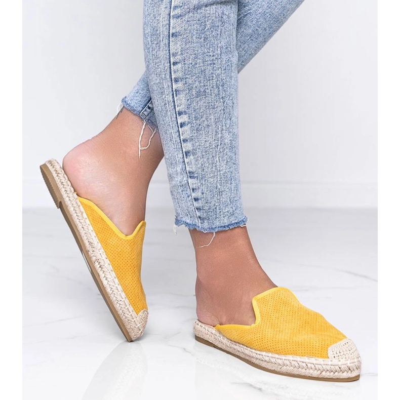 Chanclas amarillas con un frente Kinshasa incorporado amarillo 1