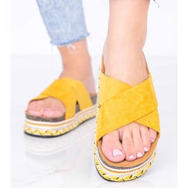 Zapatillas mostaza con suela decorativa Riri amarillo 1