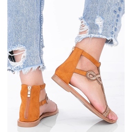 Sandalias camel adornadas con circonita Cersi marrón 2