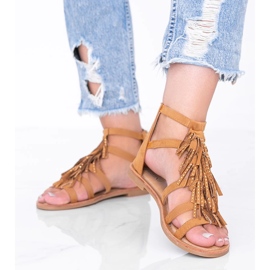 Sandalias camel con flecos Noronha marrón 1